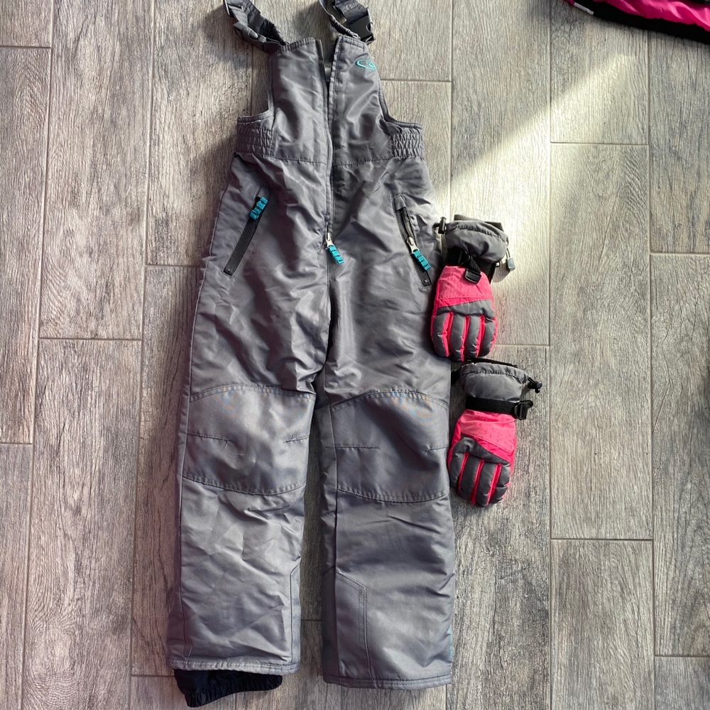 Snow pant/ overalls with gloves